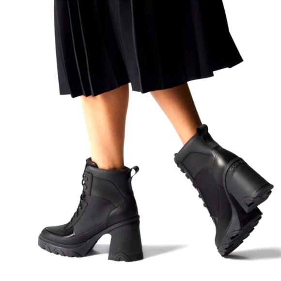 SOREL WOMEN'S BREX™ HEEL LACE BOOTIE. - Picture 2 of 13